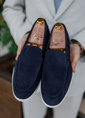 Обувь “Navy suede loafers“